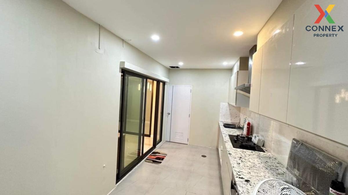 รูป ขายทาวน์เฮ้าส์/ทาวน์โฮม  พาทิโอ พัฒนาการ 32 MRT-กลันตัน (สายสีเหลือง) สวนหลวง เขต สวนหลวง กรุงเทพ CX-104994 ✅ ทักไลน์ @connexproperty ตอบทันที ทีมงานมืออาชีพ ✅  - รูปที่ 5/12