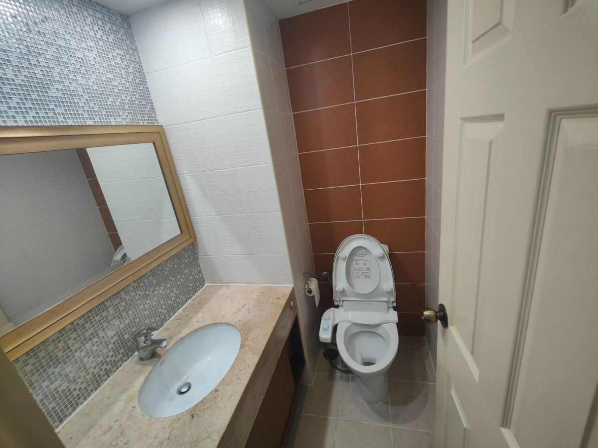 picture For rent Lumpini Suite Sukhumvit 41 size 71 sq m. 2 floor - 18/41