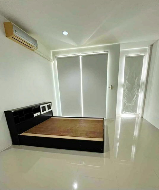 picture Kasetsart University Sriracha 1 km. 2 bed Laem Chabang Hospital 1.3km.2.5-story commercial building - 3/8