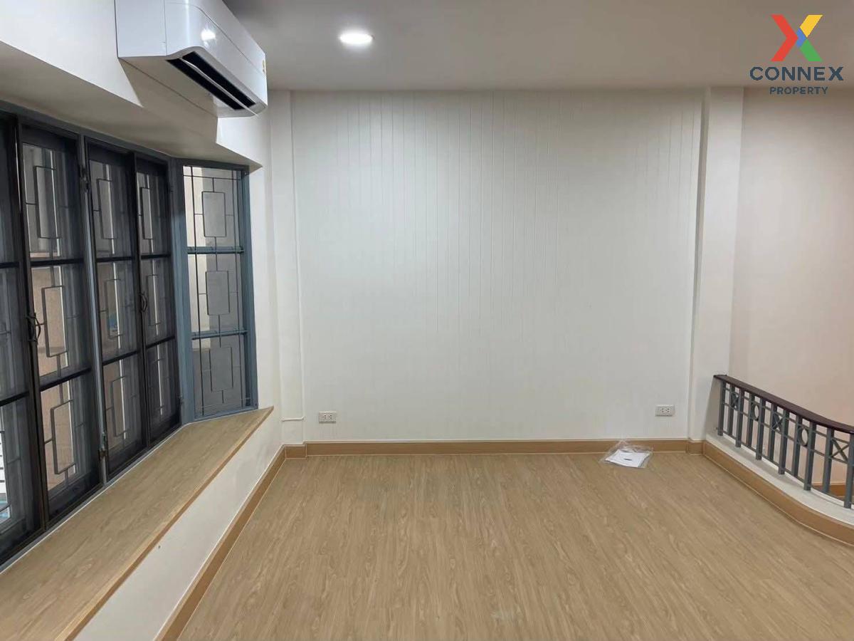 picture For Rent Townhouse/Townhome  , Park Gallery Srinakarin , wide frontage , Bang Pla , Bang Phli , Samut Prakarn , CX-124871 ✅ Live chat with us ADD LINE @connexproperty ✅  - 3/12