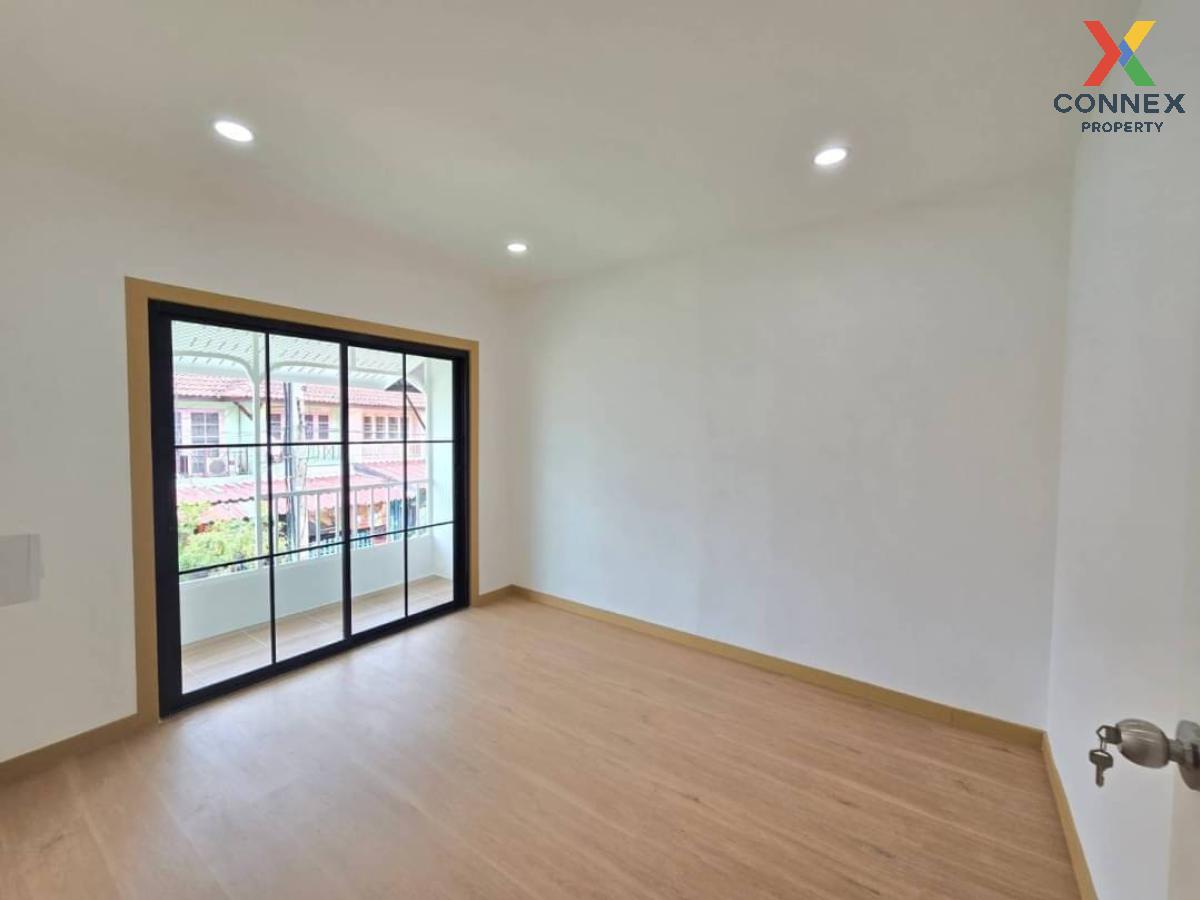 picture For Sale Townhouse/Townhome  , Baan Pruksa 3 Soi Watlatpladuk , newly renovated , Bang Khu Rat , Bang Bua Thong , Nonthaburi , CX-105327 ✅ Live chat with us ADD LINE @connexproperty ✅  - 8/12
