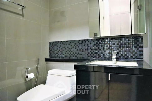 1-BR Condo at M Ladprao near BTS Ha Yaek Lat Phrao (ID 2362564)
