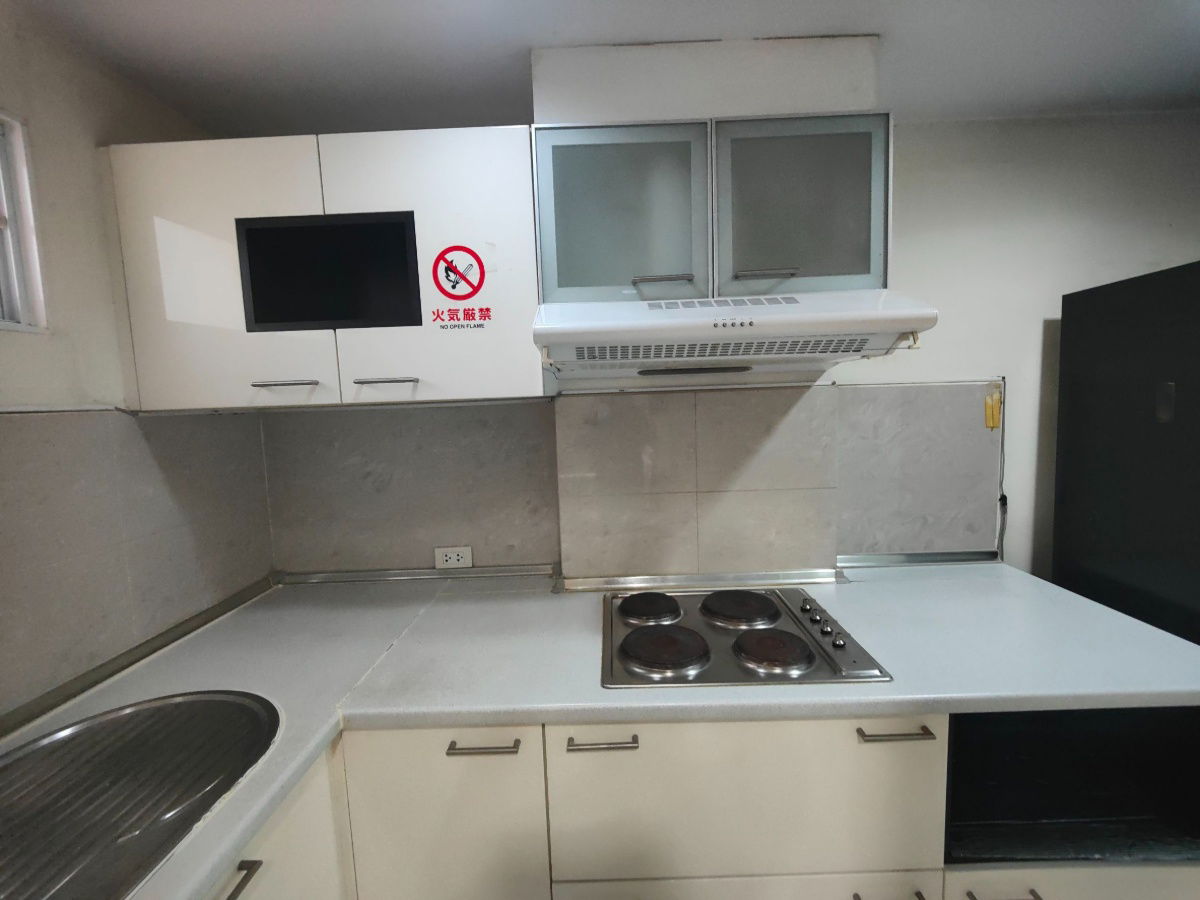 picture For rent Lumpini Suite Sukhumvit 41 size 71 sq m. 2 floor - 9/41