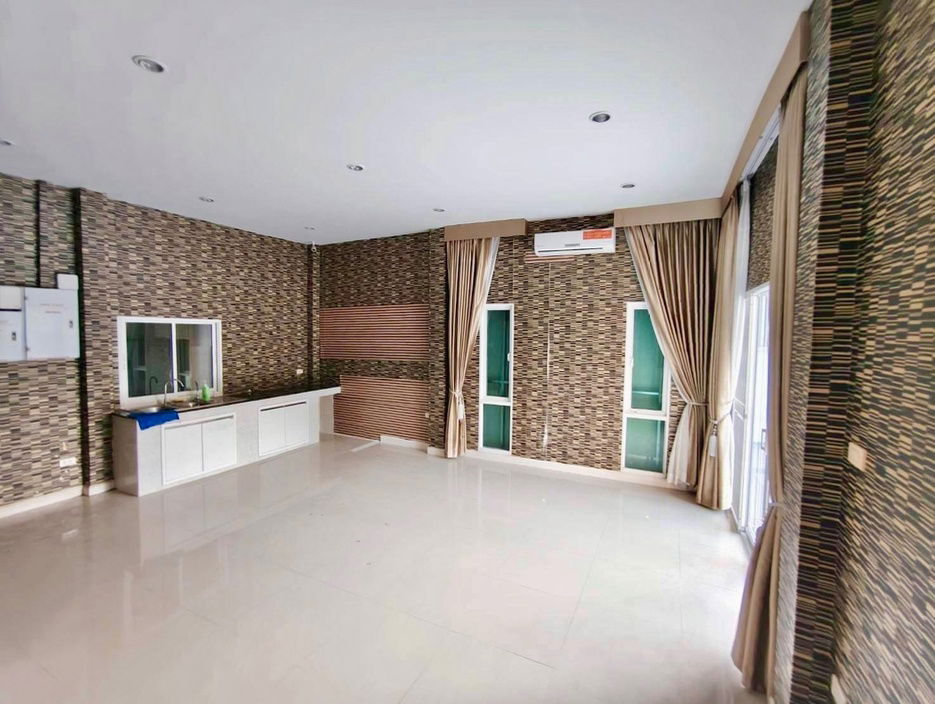 picture Urgent Sale: 2-Storey Detached House at Panasun Private Homes, Hathairat Soi 37 | Spacious Family Home on 101 sq.w. of Land - 6/22