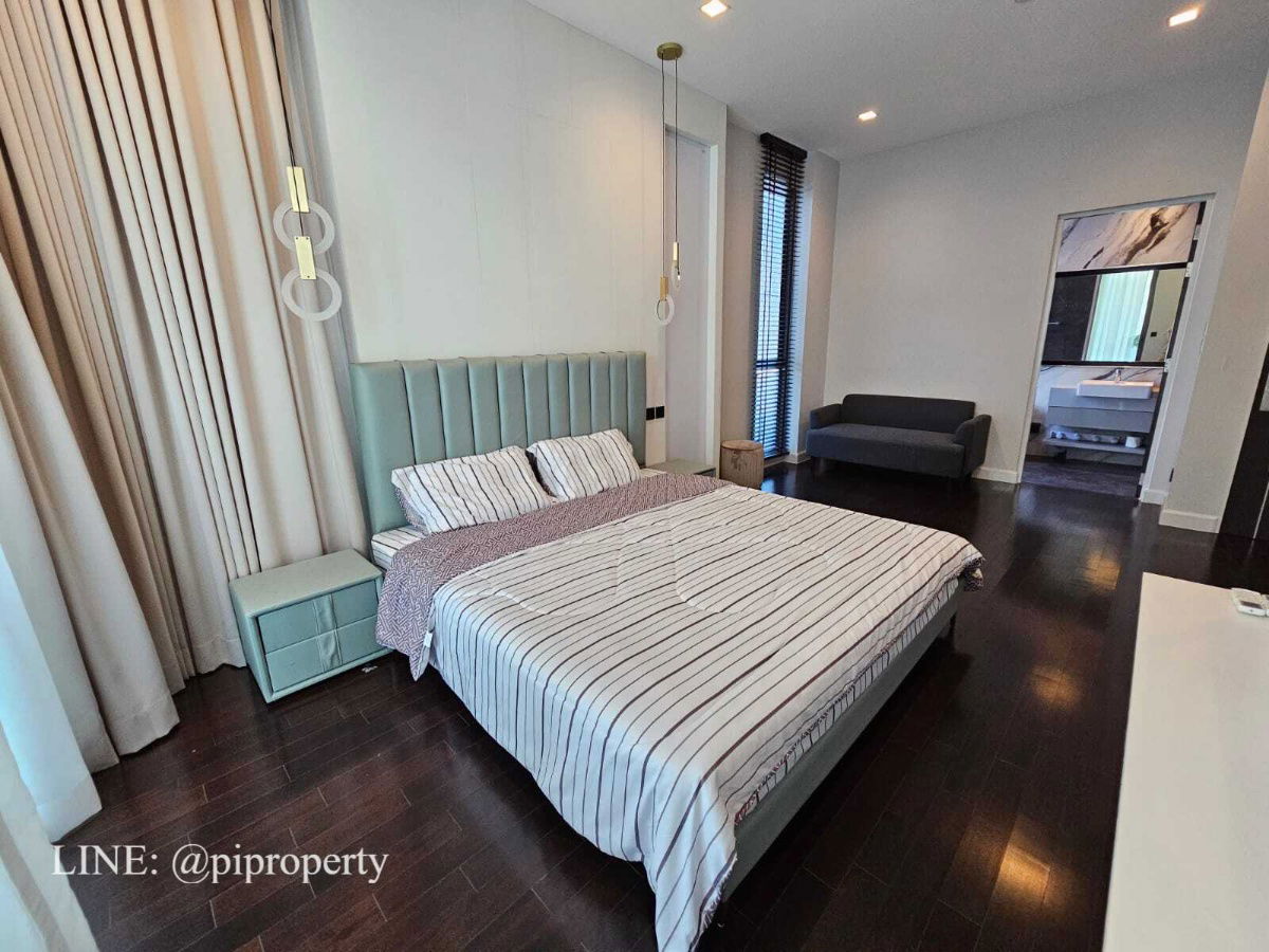 picture Fully furnished. Modern luxury single house for rent in The Gentry Phatthanakan. 4Bedroom + 5Bathroom + 3 Car parking.  - 39/67