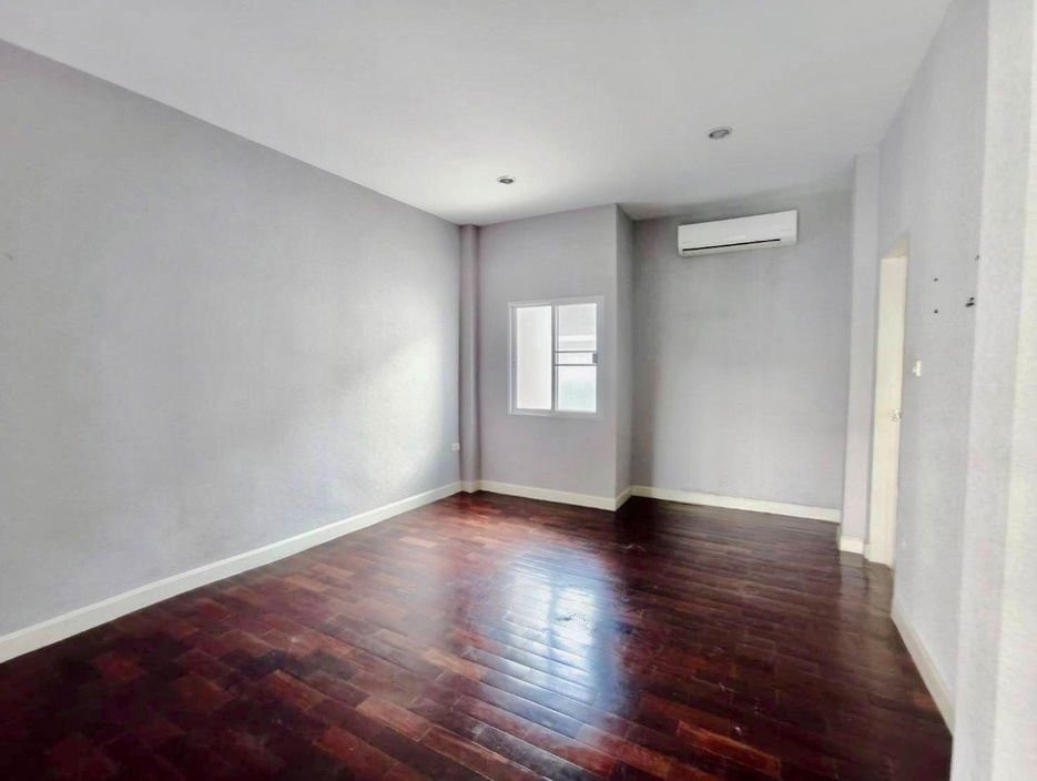 picture Urgent Sale: 2-Storey Detached House at Panasun Private Homes, Hathairat Soi 37 | Spacious Family Home on 101 sq.w. of Land - 15/22