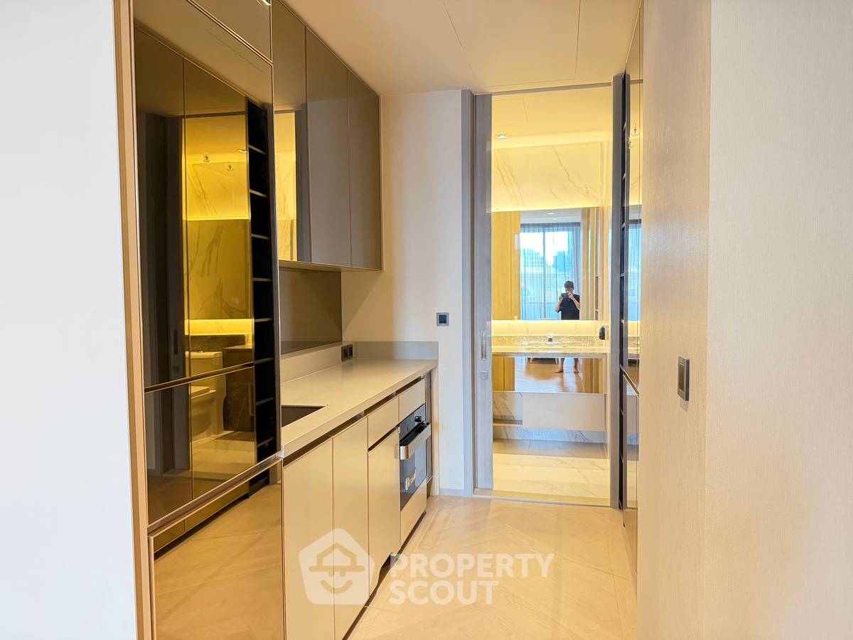 picture 4-BR Condo at The Reserve Sathorn near BTS Sala Daeng (ID 2361509) - 1/25