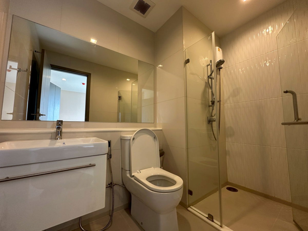 picture Experience a Stylish City Life at Life Asoke Hype – Your Luxurious Rental Awaits! - 17/18