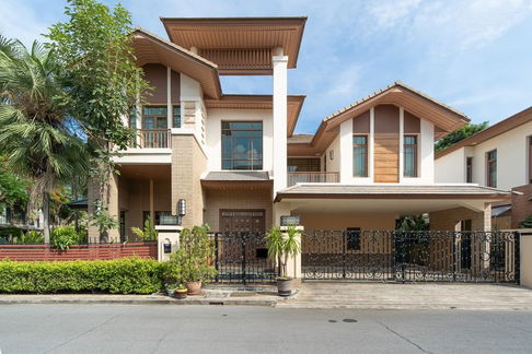 EBH-129 บ้านหรูหัวมุม พร้อมสระว่ายน้ำส่วนตัว ใจกลางสุขุมวิท | Sansiri Sukhumvit 67  4 ห้องนอน | 5 ห้องน้ำ | 490 ตร.ม. | 110 ตร.วา