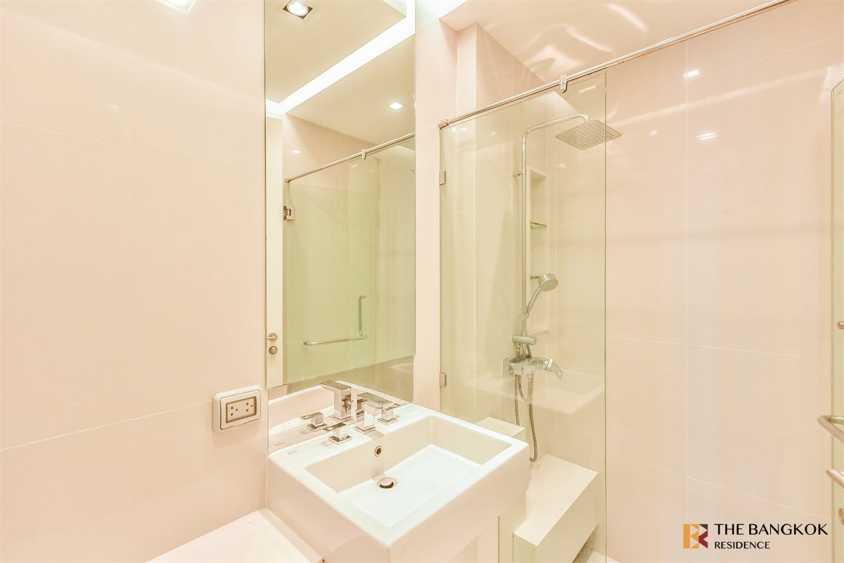 picture Equinox Phahol-Vipha - Best price 17,500 bath / month,1B1B size 41 sqm, available ( Line ID: loft.w or phone: 0842824246)  - 13/15