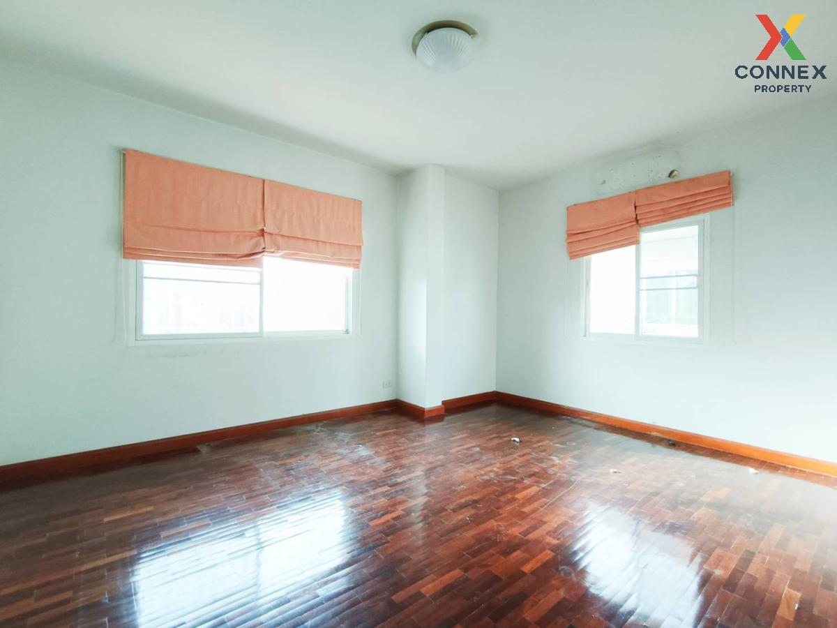 picture For Sale House , Baan Narawadee , Krathum Lom , Sam Phran , Nakhon Pathom , CX-101971 ✅ Live chat with us ADD LINE @connexproperty ✅  - 2/12