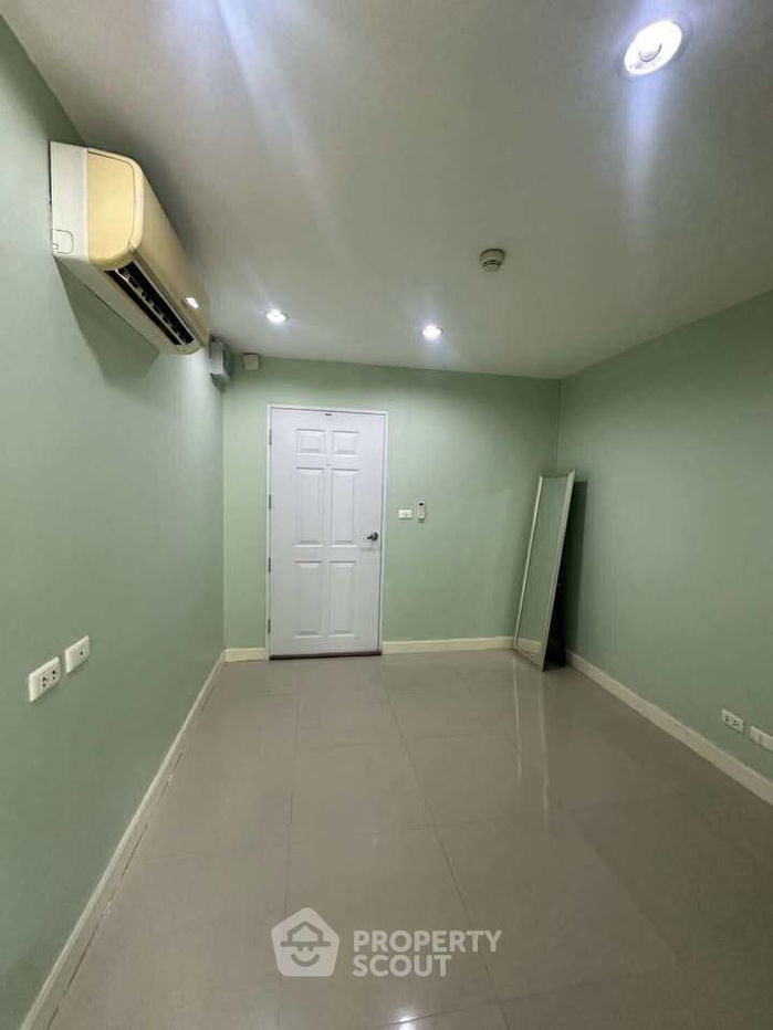 รูป คอนโด 1-ห้องนอน ที่ ลีโว ลาดพร้าว 18 ใกล้ MRT ลาดพร้าว (ID 2347160) - รูปที่ 2/7