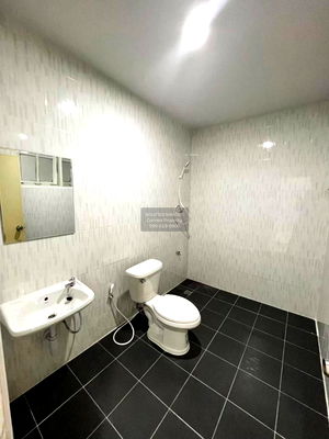 Townhouses for sale Muang Pathum Thani Pathumthani : For Sale Townhouse/Townhome  , Parichat Village , Khlong Si , khlong Luang , Pathum Thani , CX-75940 ✅ Live chat with us ADD LINE @connexproperty ✅