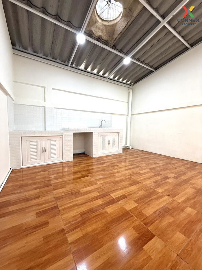 รูป ขายทาวน์เฮ้าส์/ทาวน์โฮม  หมู่บ้านสิวารัตน์ 1 หน้ากว้าง รีโนเวทใหม่ นาดี เมืองสมุทรสาคร สมุทรสาคร CX-131796 ✅ ทักไลน์ @connexproperty ตอบทันที ทีมงานมืออาชีพ ✅  - รูปที่ 7/12