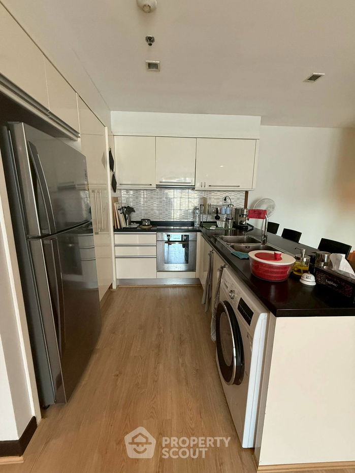 picture 2-BR Condo at Sukhumvit City Resort Condominium near BTS Nana (ID 2343484) - 3/8