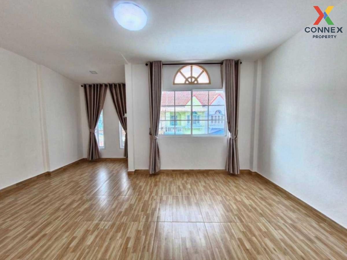 picture For Sale Townhouse/Townhome  , Baan Teerawan , newly renovated , Bang Chan , Khlong Sam Wa , Bangkok , CX-106023 ✅ Live chat with us ADD LINE @connexproperty ✅  - 5/12
