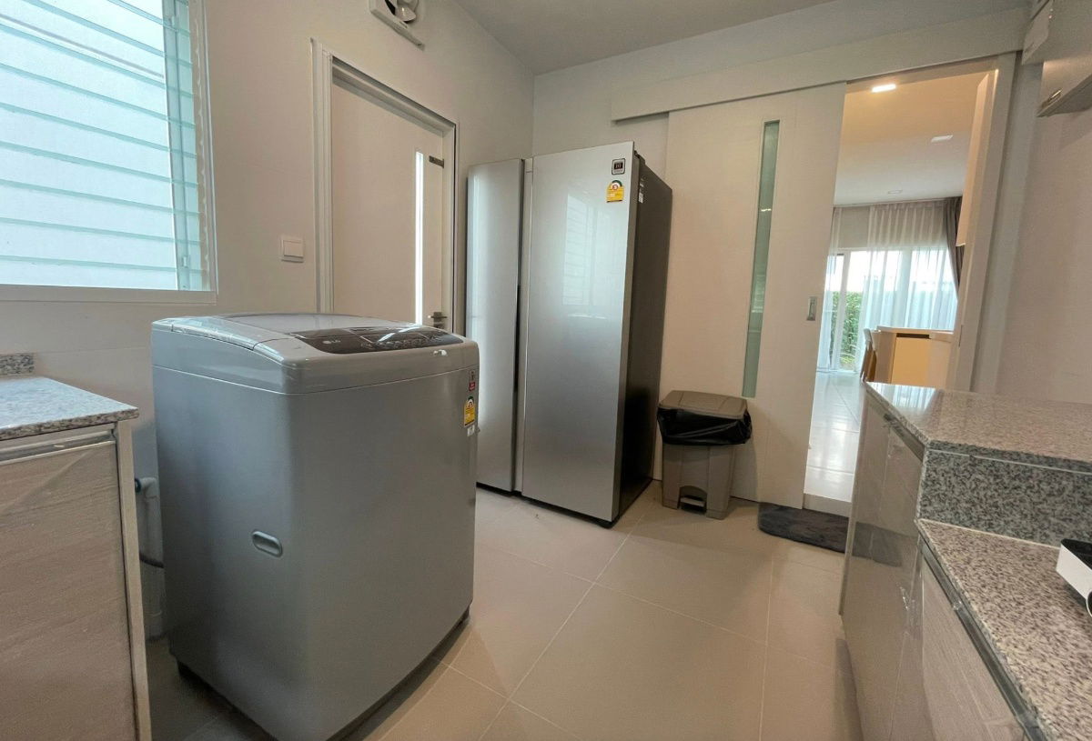 picture 4beds5bath Available now! 222sqm 2stories / 3parking. Line id: @pfagent - 13/17