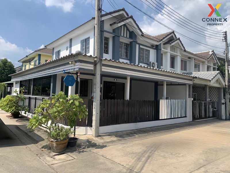 Townhouses for sale : For Sale Townhouse/Townhome , Baanpruksa 63 Bang Kredee – Pathum thani , corner unit , wide frontage , Bang Kadi , Mueang Pathum Thani , Pathum Thani , CX-116609 ✅ Live chat with us ADD LINE @connexproperty ✅