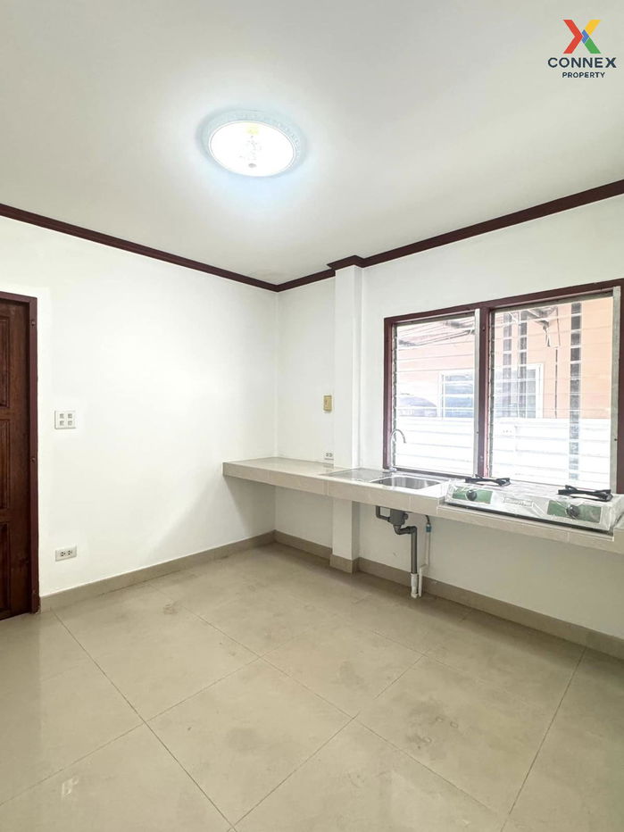 รูป ขายบ้าน  บ้านงามเจริญ 4 ห้องมุม หน้ากว้าง รีโนเวทใหม่ ท่าข้าม เขต บางขุนเทียน กรุงเทพ CX-107964 ✅ ทักไลน์ @connexproperty ตอบทันที ทีมงานมืออาชีพ ✅  - รูปที่ 12/12