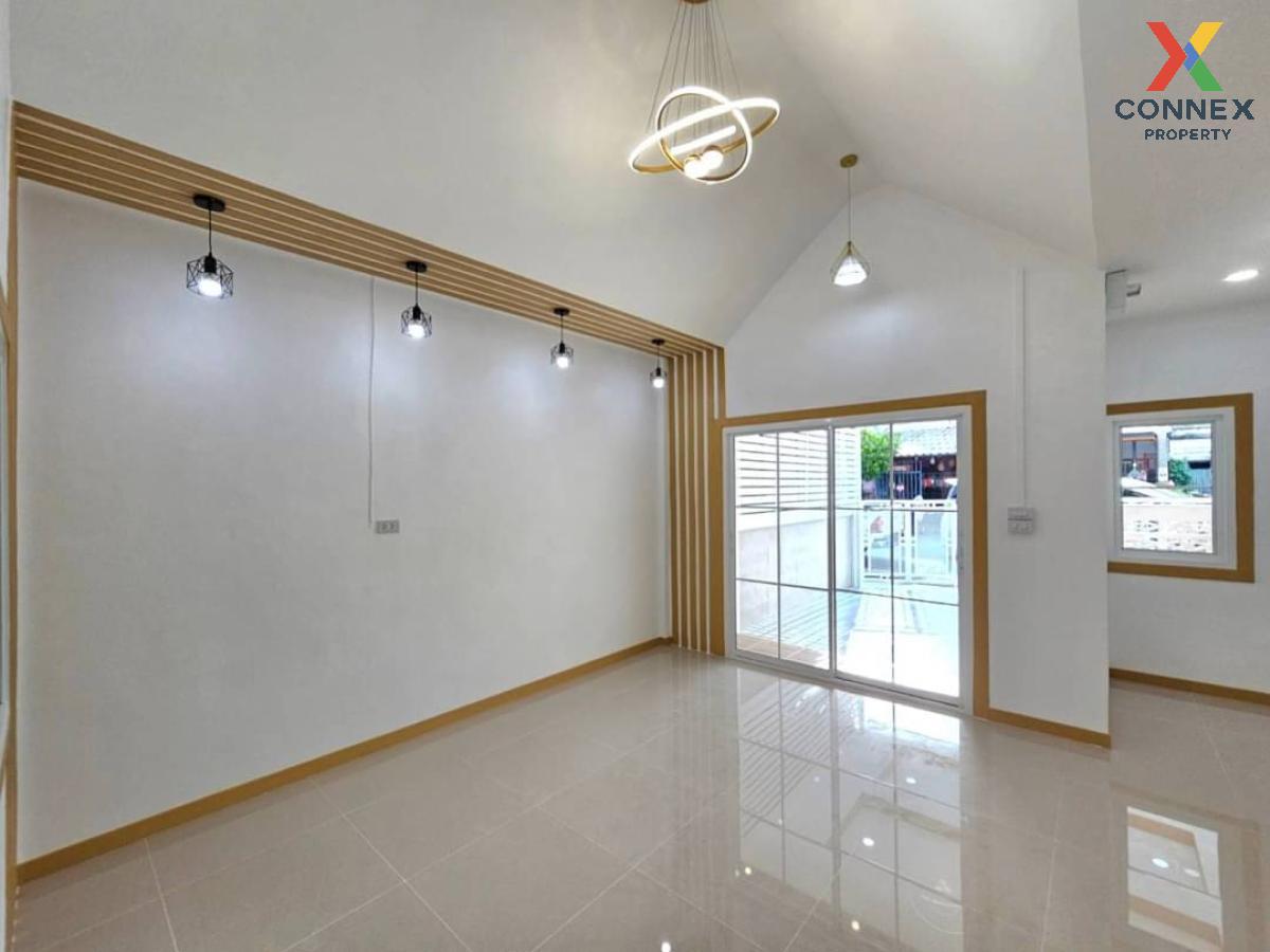 picture For Sale House , Baan Pimonrat 3 , newly renovated , Sai Noi , Sai Noi , Nonthaburi , CX-101024 ✅ Live chat with us ADD LINE @connexproperty ✅  - 2/12