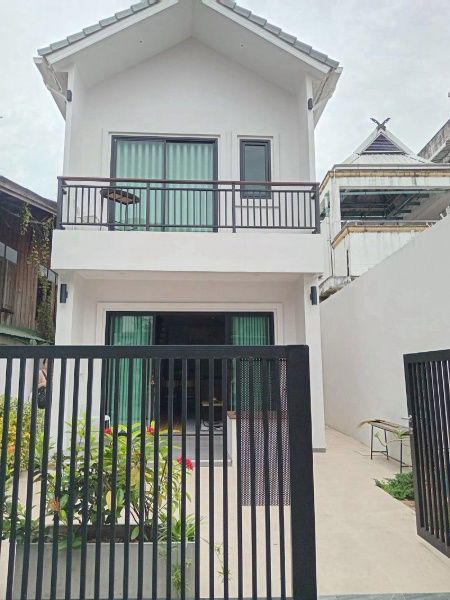 picture 🏡 For Rent: Charming Townhome in Chiang Mai Old City — Only 30 Meters from the Moat! - 1/17