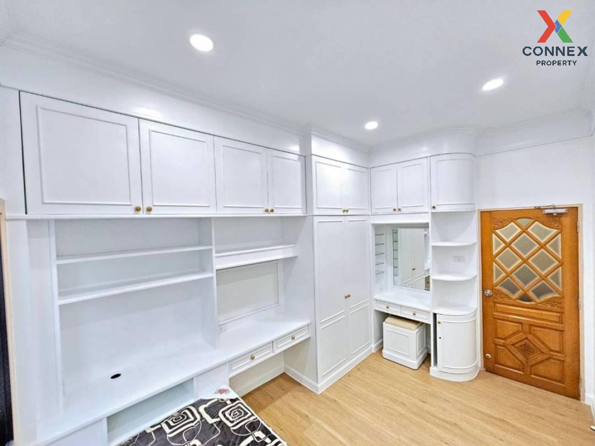 picture For Sale Townhouse/Townhome  , Buathongthani , newly renovated , Bang Bua Thong , Bang Bua Thong , Nonthaburi , CX-113897 ✅ Live chat with us ADD LINE @connexproperty ✅  - 9/12