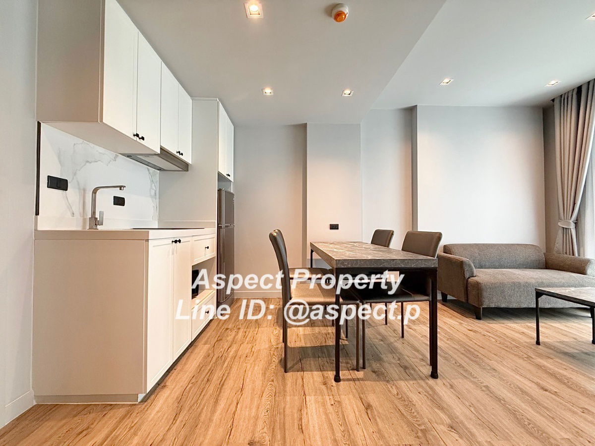 picture Chamonix condo 1 bed 10,000  Bath - 14/17