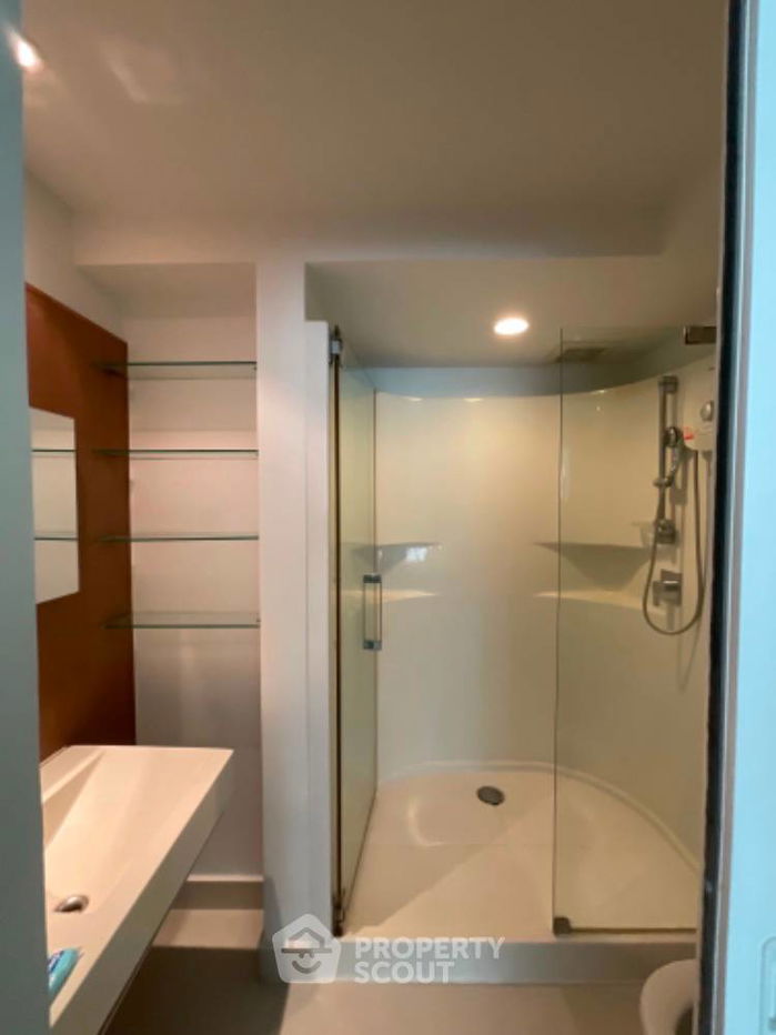 picture 1-BR Condo at The Bangkok Sathorn-Taksin near BTS Krung Thon Buri (ID 929516) - 7/9