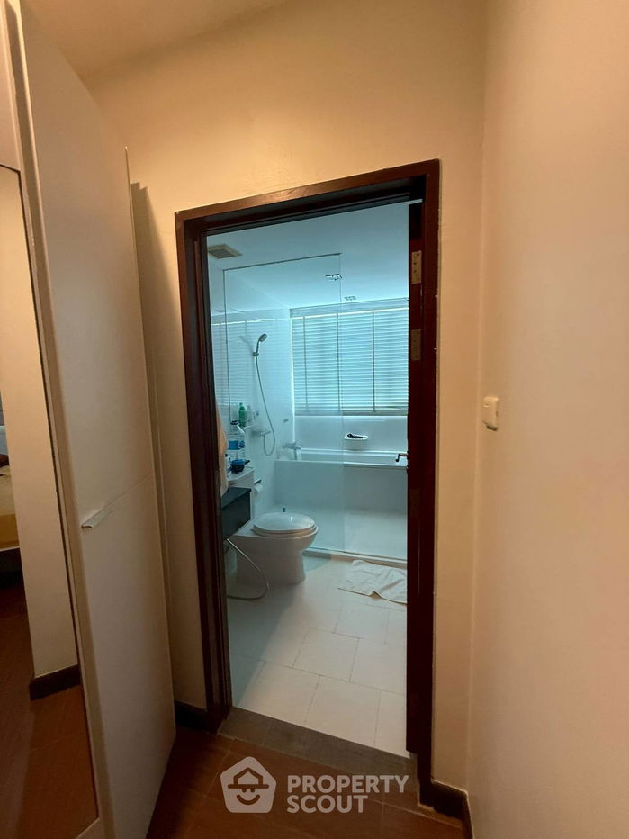 picture 2-BR Condo at Sukhumvit City Resort Condominium near BTS Nana (ID 2343484) - 6/8