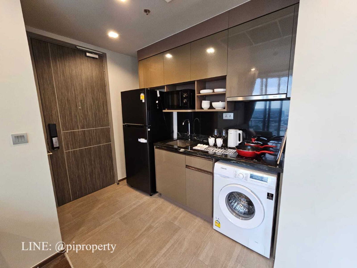 picture High floor 1 Bed unit for rent in Ideo Q Victory. 0 meter from BTS Victory and century the movie plaza. Great schools and hospitals surrounding. - 8/30