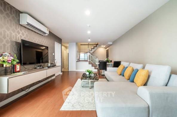 picture 3-BR Condo at Belle Grand Rama 9 near MRT Phra Ram 9 (ID 2361477) - 3/20