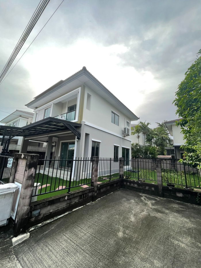 picture EBH-3339For Rent Single House @ The Plant Estique Pattanakarn | 3 Bed 3 Bath | 42,000 THB/month - 1/9