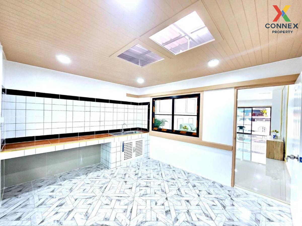 รูป ขายทาวน์เฮ้าส์/ทาวน์โฮม  บ้านชายน้ำ - จามจุรี รีโนเวทใหม่ บางรักพัฒนา บางบัวทอง นนทบุรี CX-119321 ✅ ทักไลน์ @connexproperty ตอบทันที ทีมงานมืออาชีพ ✅  - รูปที่ 10/12