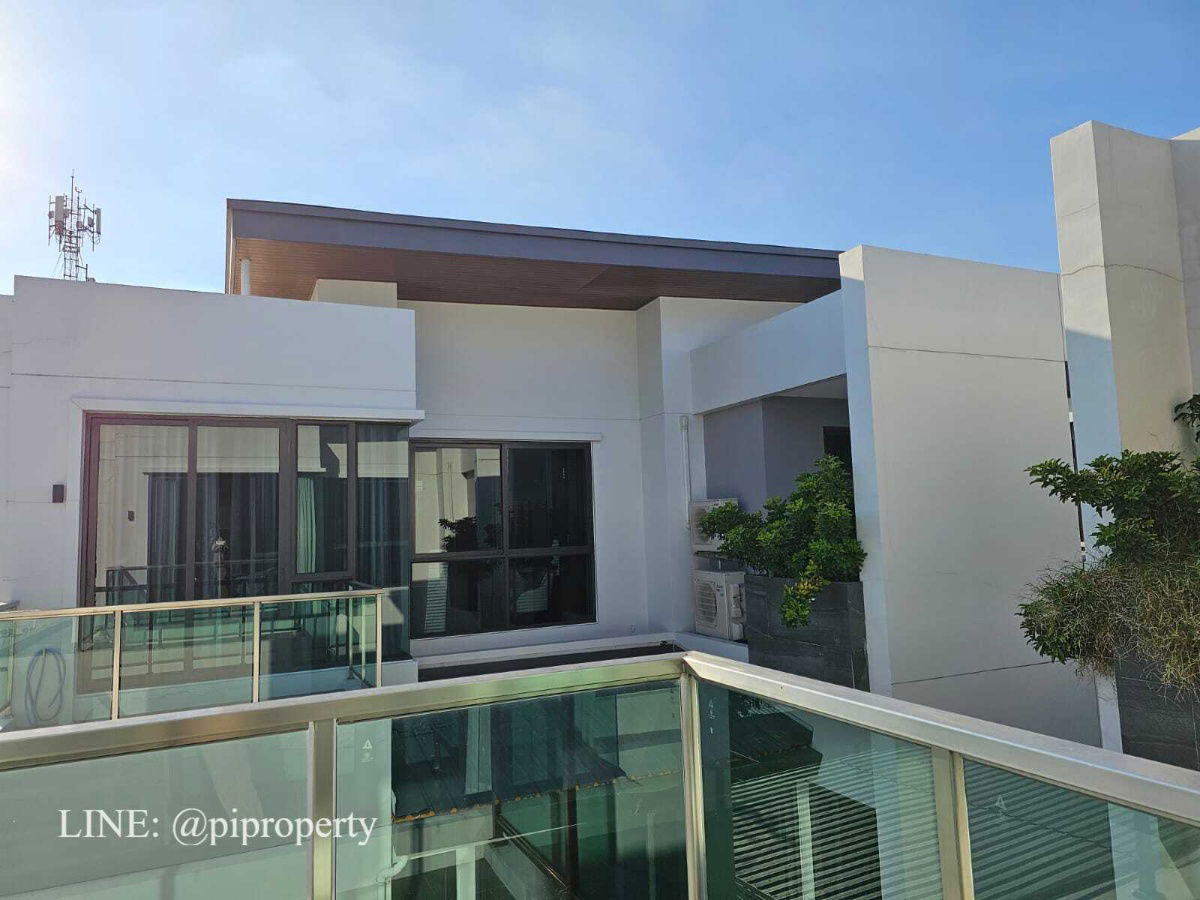picture Fully furnished. Modern luxury single house for rent in The Gentry Phatthanakan. 4Bedroom + 5Bathroom + 3 Car parking.  - 38/67
