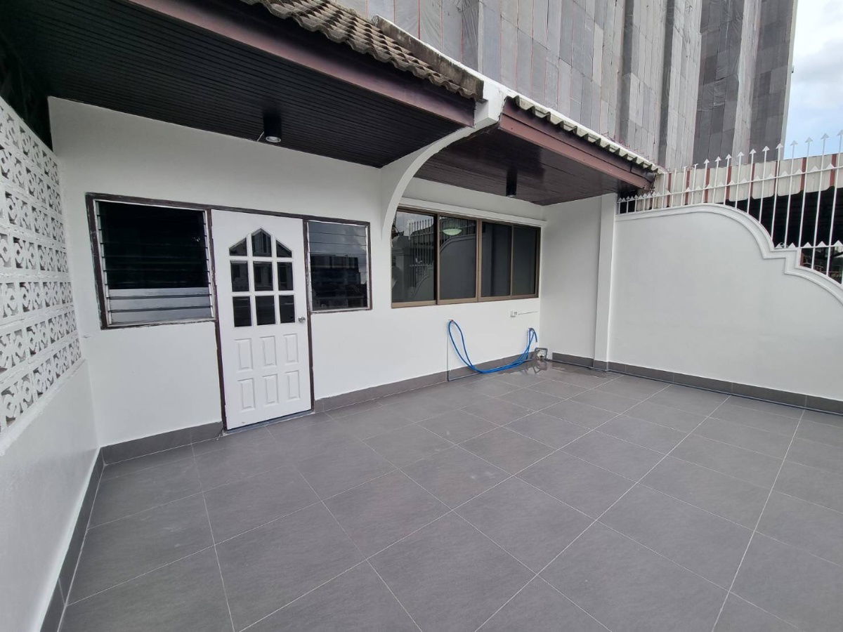 picture Townhome for rent Ekkamai Villa Village, 4-story townhome, Soi Ekkamai 26 and 28 - 19/21