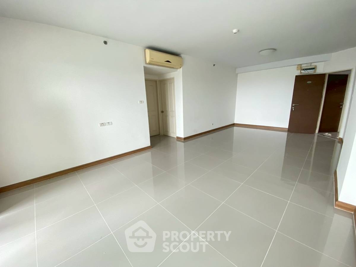picture 2-BR Condo at Supalai Park Kaset near BTS Kasetsart University (ID 2361650) - 25/28