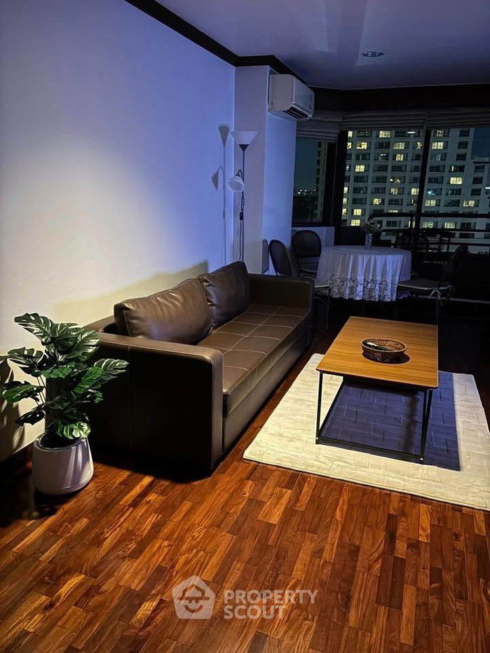 picture 1-BR Condo at Lake Avenue Sukhumvit 16 near BTS Asok (ID 2362315) - 2/11