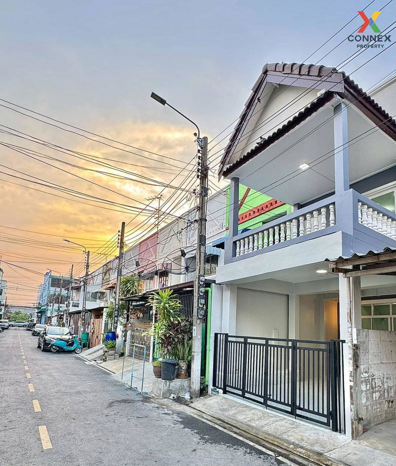 รูป ขายทาวน์เฮ้าส์/ทาวน์โฮม  อัมพรไพศาล ปากเกร็ด รีโนเวทใหม่ MRT-เลี่ยงเมืองปากเกร็ด (สายสีชมพู) บางพูด ปากเกร็ด นนทบุรี CX-120875 ✅ ทักไลน์ @connexproperty ตอบทันที ทีมงานมืออาชีพ ✅  - รูปที่ 3/12