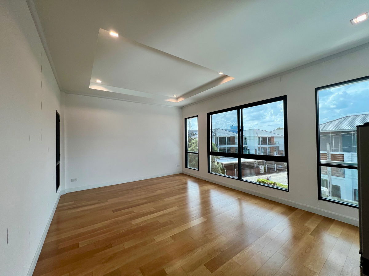 picture For Sale: 3-Storey Semi-Detached Home – Supalai Essence Ladprao | Spacious 330 SQ.M. Luxury Residence with Premium Finishes in Prime Ladprao Location - 19/24