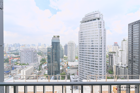 Siri At Sukhumvit near BTS Thong Lo Ultimate Luxury Condo in Business District