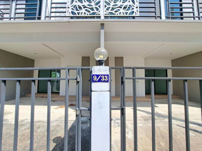 3-bed townhouse for sale, 131 sqm, 23.3 sq wah, At Nice Watcharaphon - Theparak