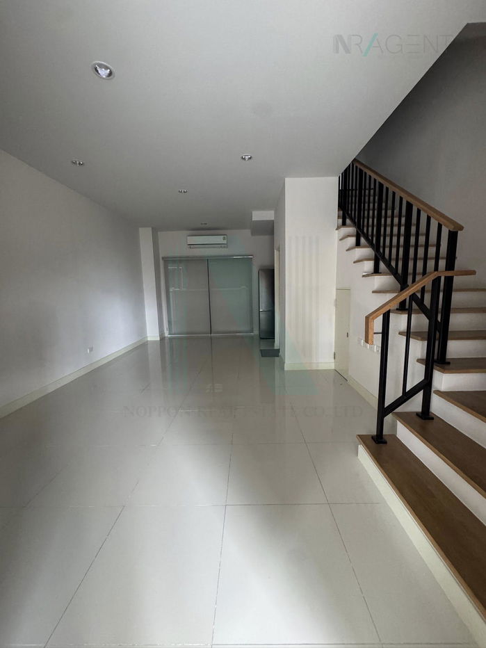 picture 📌 For Rent 3-story Townhouse BAAN KLANG MUANG BANGNA-WONGWAEN 3 bedroom 3 bathroom - 2/8