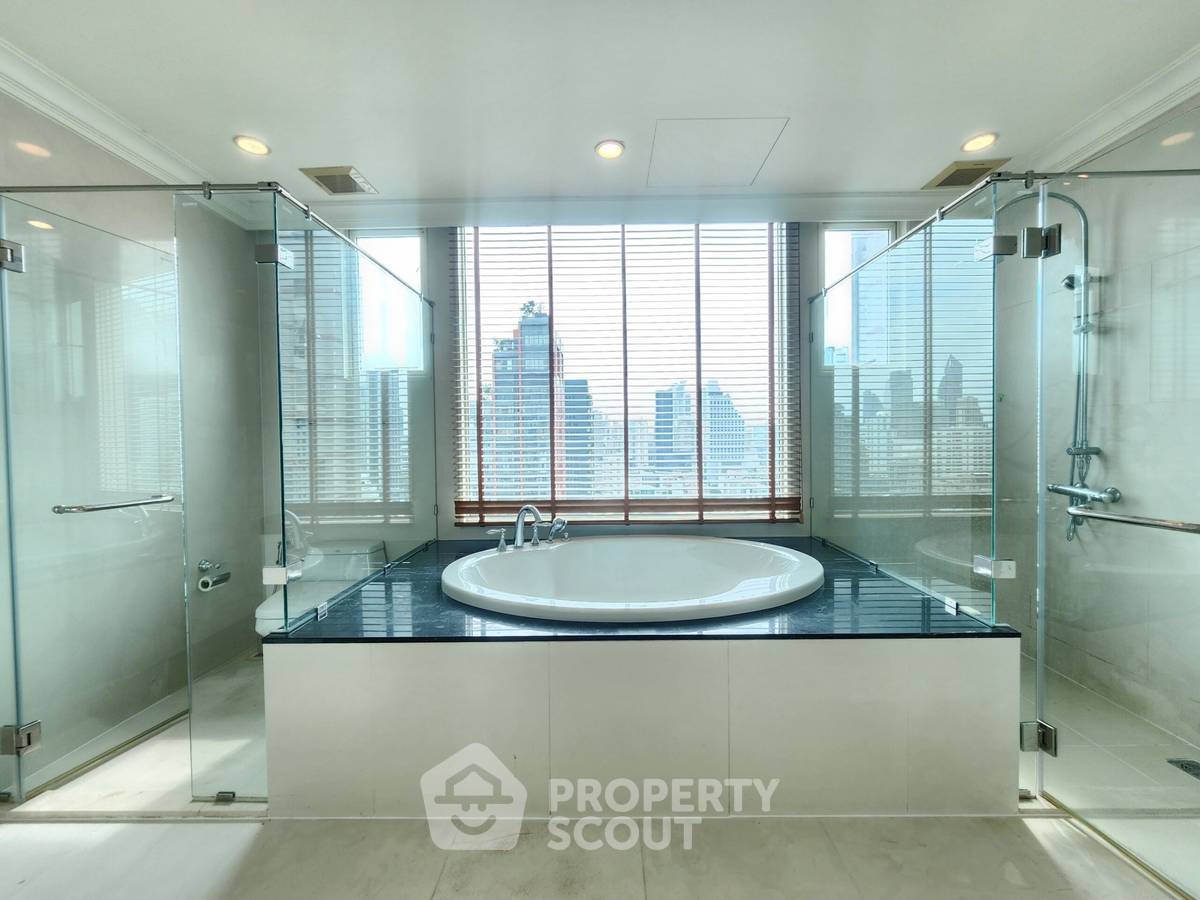 picture 4-BR Condo at Royce Private Residences near MRT Sukhumvit (ID 2362958) - 8/10