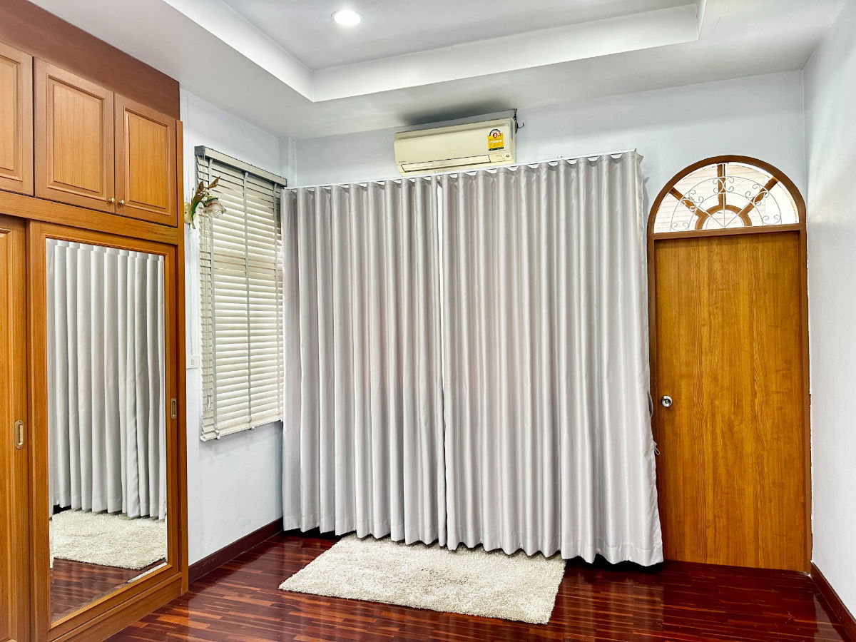 รูป บ้านเดี่ยว 4 ห้องนอน ให้เช่า ในทำเลลาดพร้าว 93 / ลาดพร้าว 101 , กรุงเทพมหานคร - รูปที่ 43/62