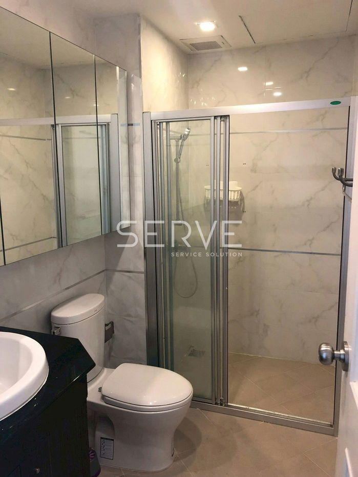 picture Corner Room 2 Beds with Bathtub Large Room City view Fully furnished Good Location Close To BTS Ari Station 50 m  @ Noble Reform  - 7/13