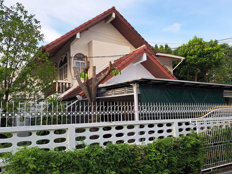บ้านเดี่ยว 4 ห้องนอน ให้เช่า ในทำเลลาดพร้าว 93 / ลาดพร้าว 101 , กรุงเทพมหานคร
