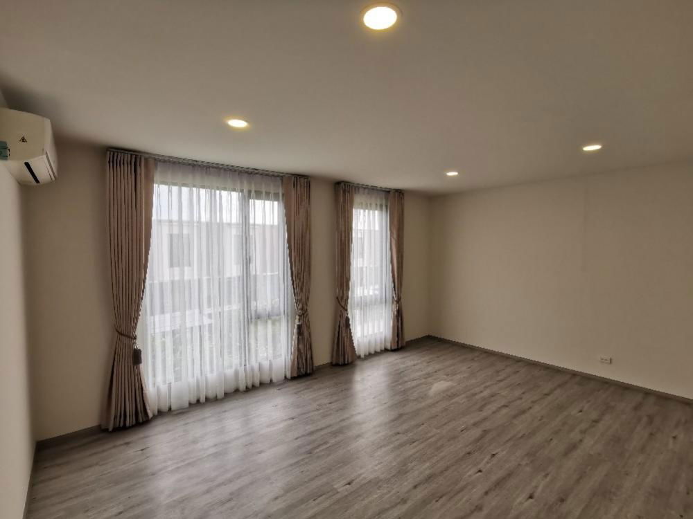 picture 🏡 For Rent: 3-Storey Townhome at KRAF Bangna by Altitude Spacious, modern home with private garden and parking for 4 cars. - 10/20