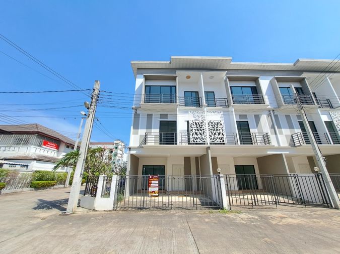 3-bed townhouse for sale, 131 sqm, 23.3 sq wah, At Nice Watcharaphon - Theparak