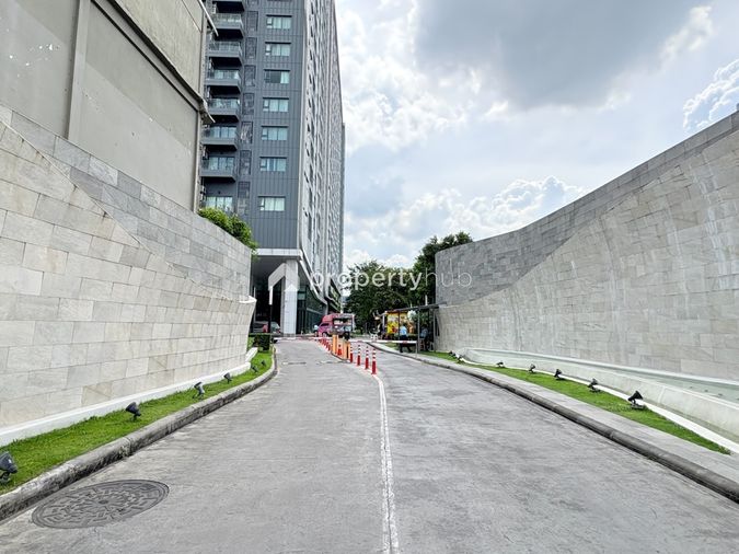 IDEO Tha Phra Interchange