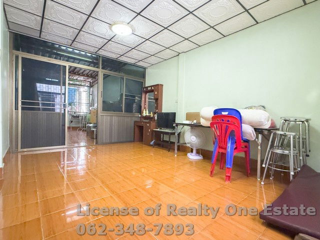 picture Urgent Sale! 3-Story Shophouse in the Heart of Yaowarat, Near Wat Mangkon MRT Station. Great Price! - 13/15